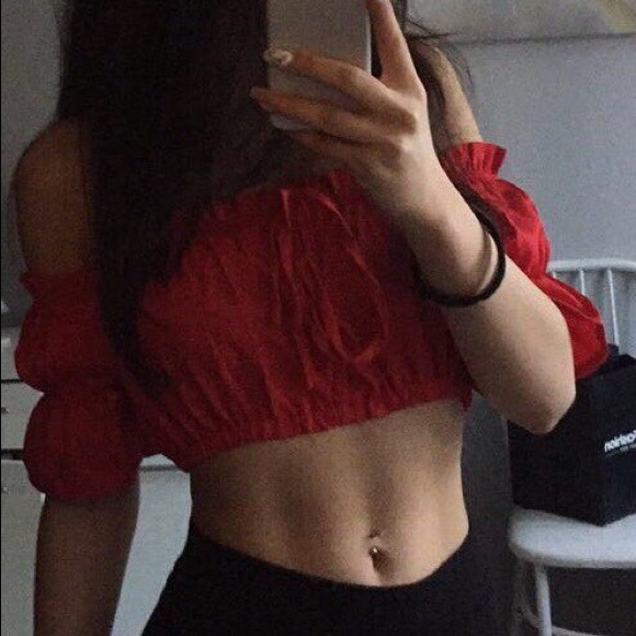 Stunning Sexy Crop Top 🔥 - Picture 5 of 6
